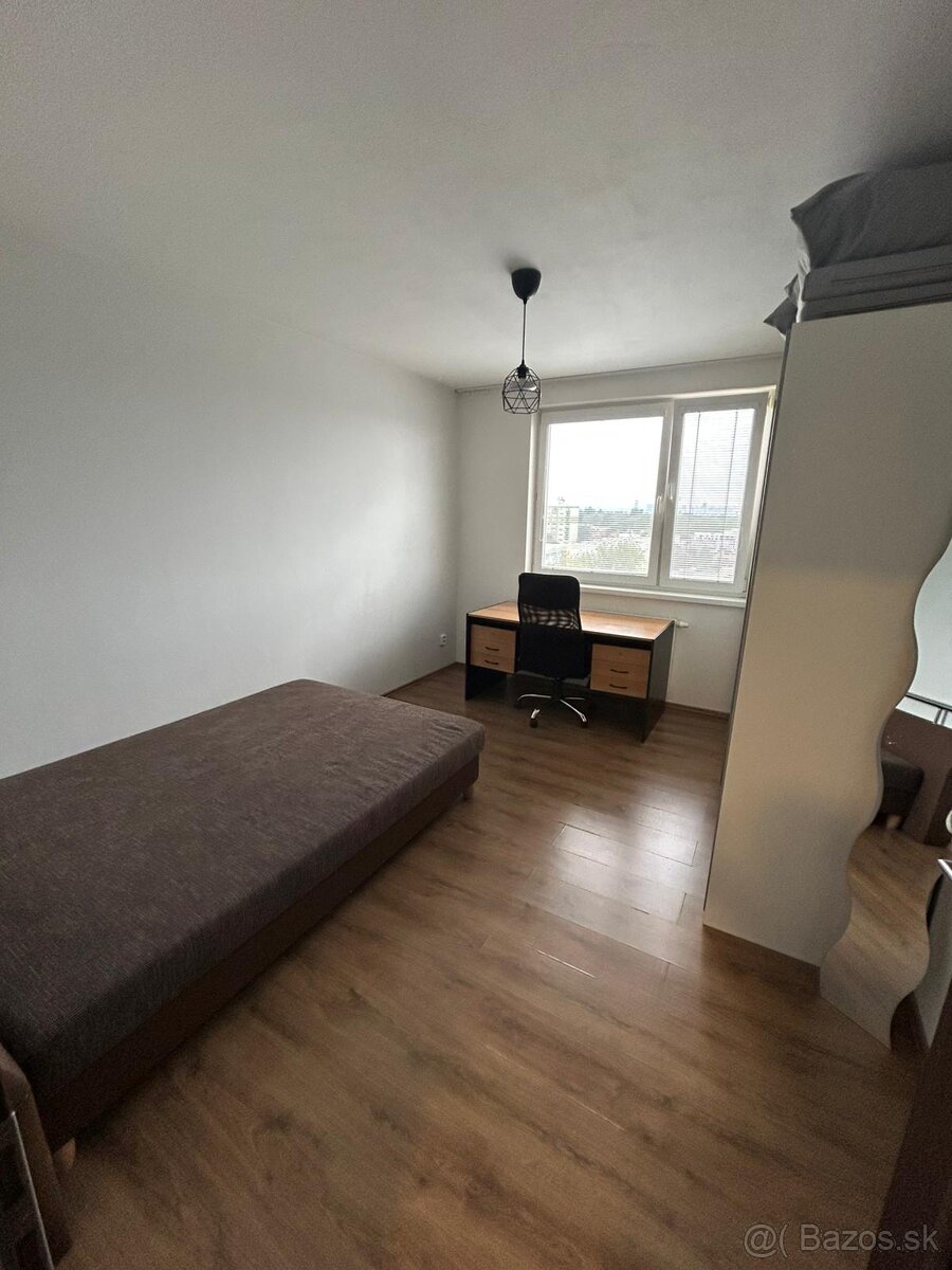 NOVOSTAVBA 3 IZBOVÝ BYT - VÝHĽAD NA CELU BRATISLAVU - 18