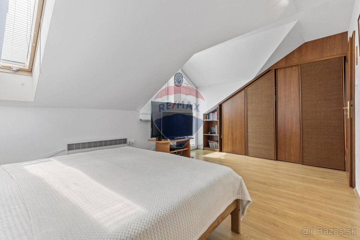 NA PREDAJ : Rekreačný dom 108 m2, pozemok 817 m2, Nová Dedin - 18