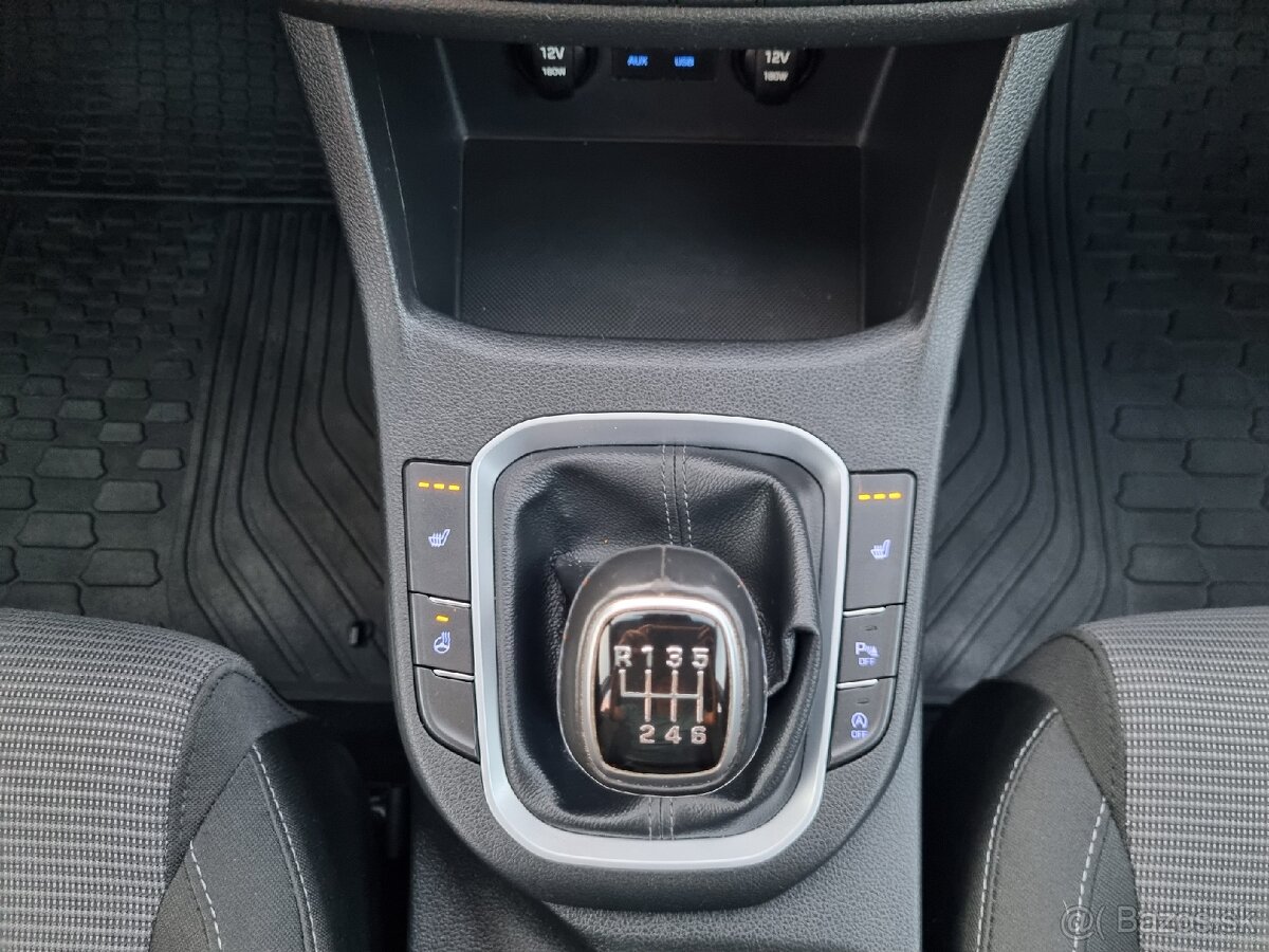 Hyundai i30 Combi 1.4 Benzín 74kw - 18