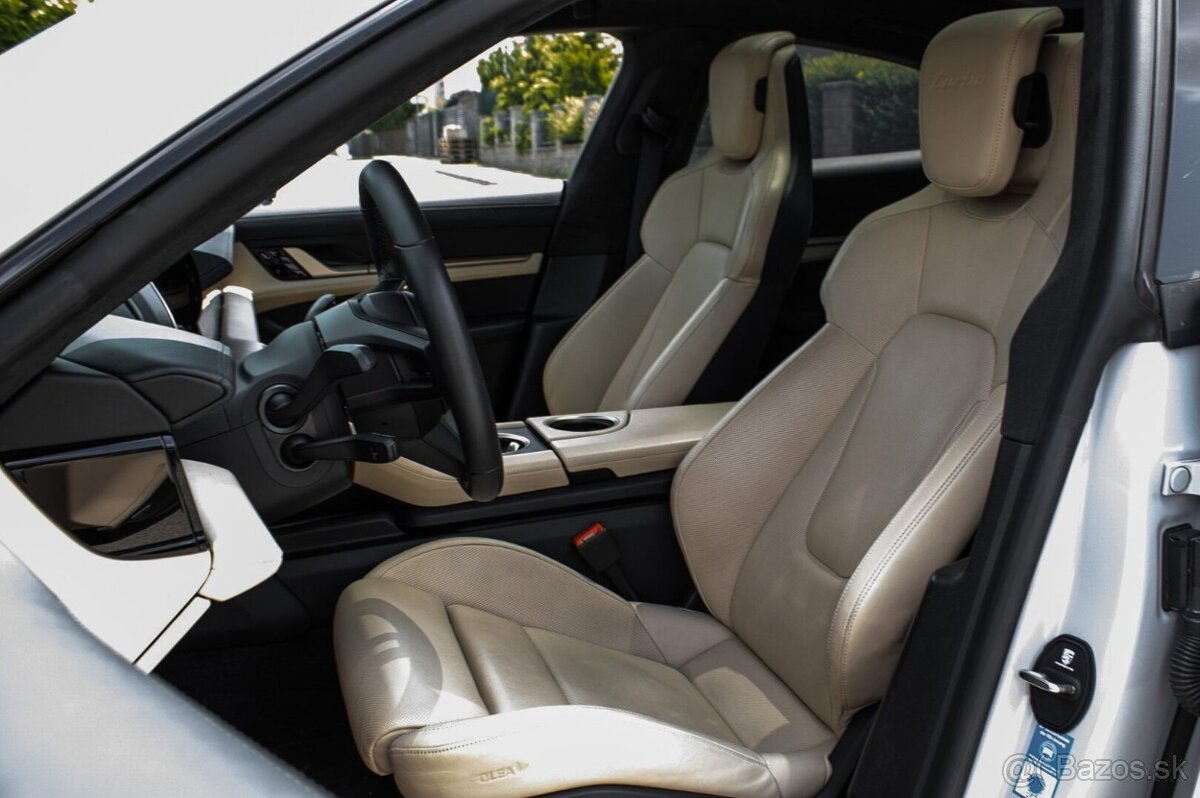 Porsche Taycan TURBO - 18