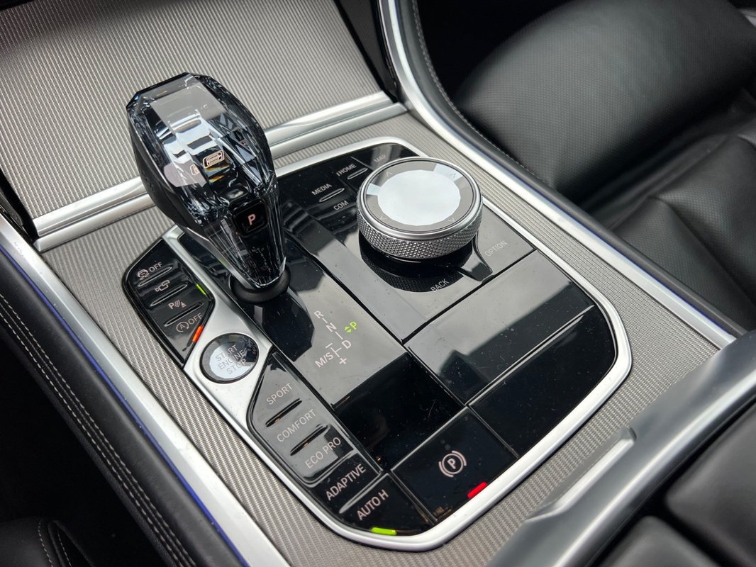 BMW Rad 8 Coupé 840d xDrive M-PERFORMANCE / SWAROVSKI - 18