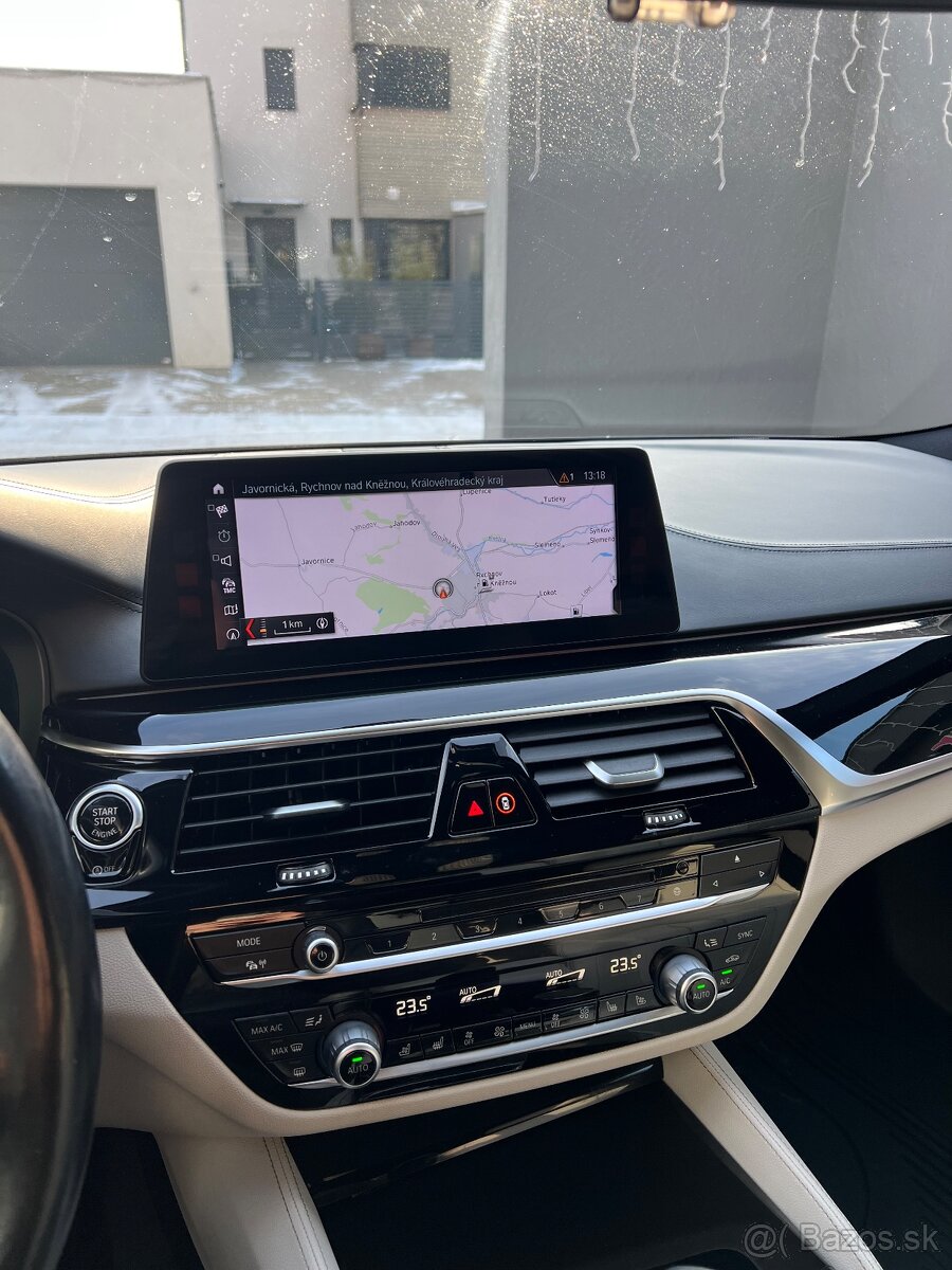 BMW 530d xDrive M-PACKET DPH TOP VÝBAVA TOP STAV - 18