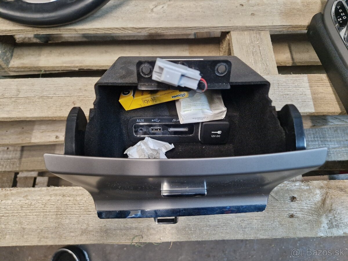 Diely interiéru Jeep Grand Cherokee WK2 2017 Summit - 18