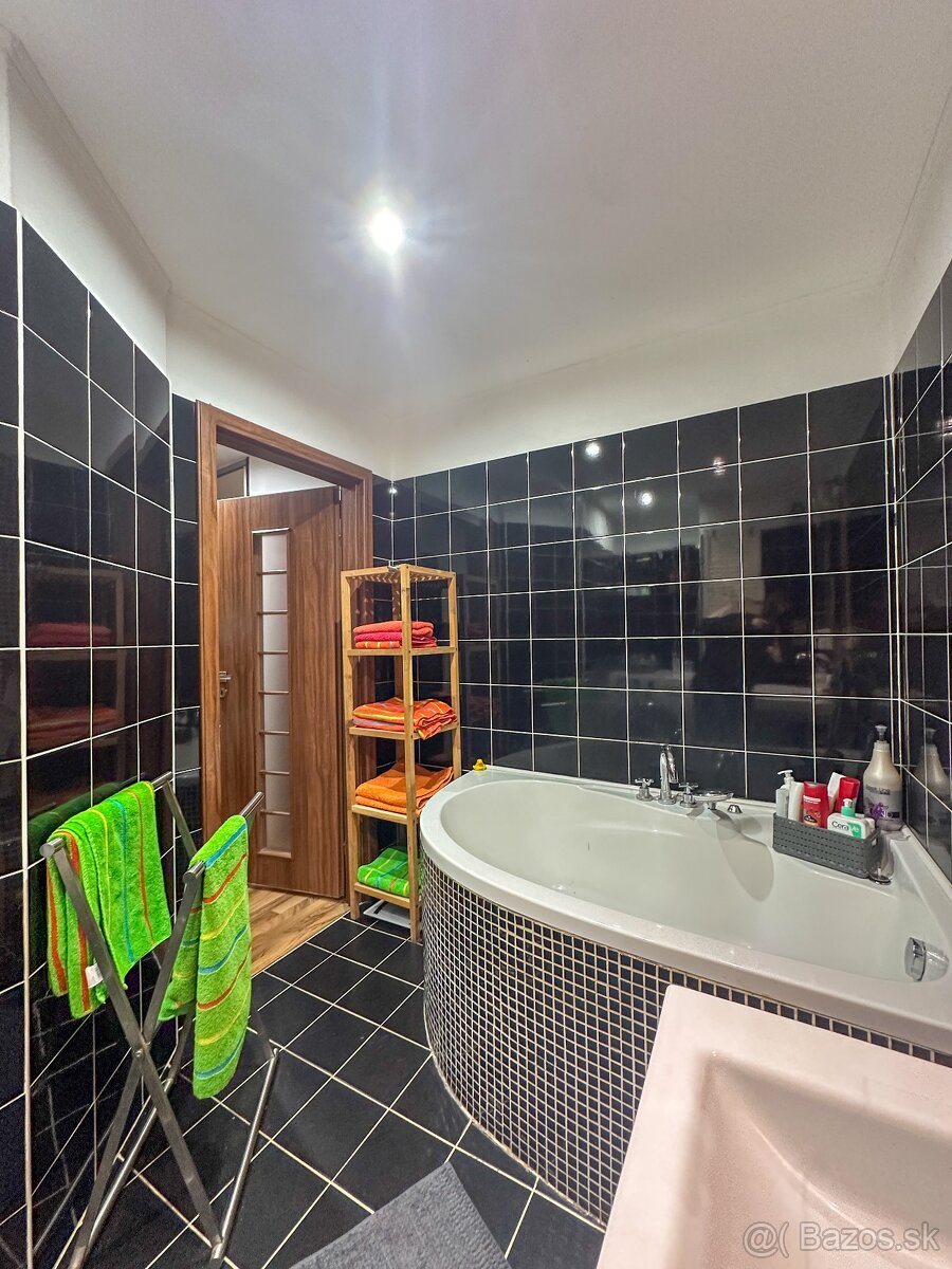 Pražský typ byt s veľkou loggiou, Jaltska - 18