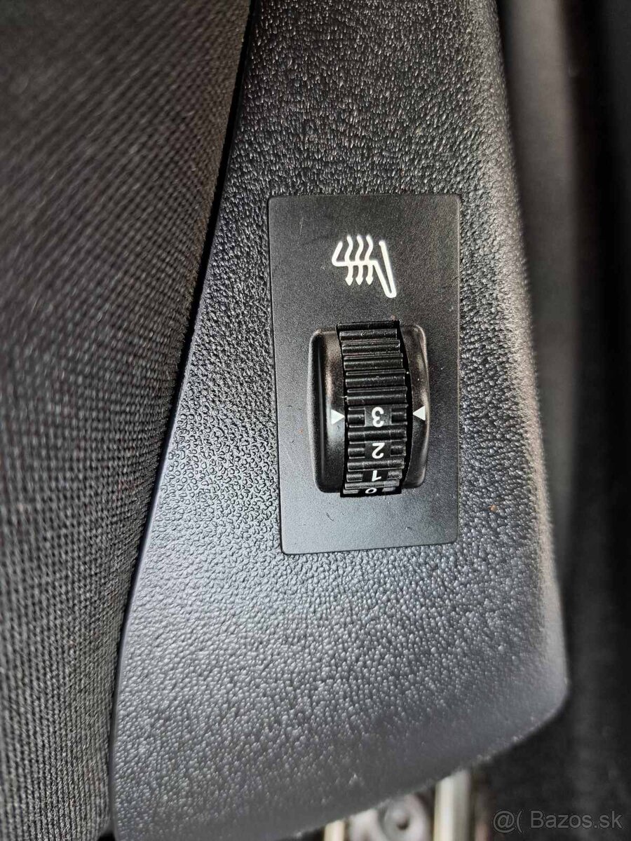 Peugeot 2008 1.2 PureTech 110 SS Allure - 18