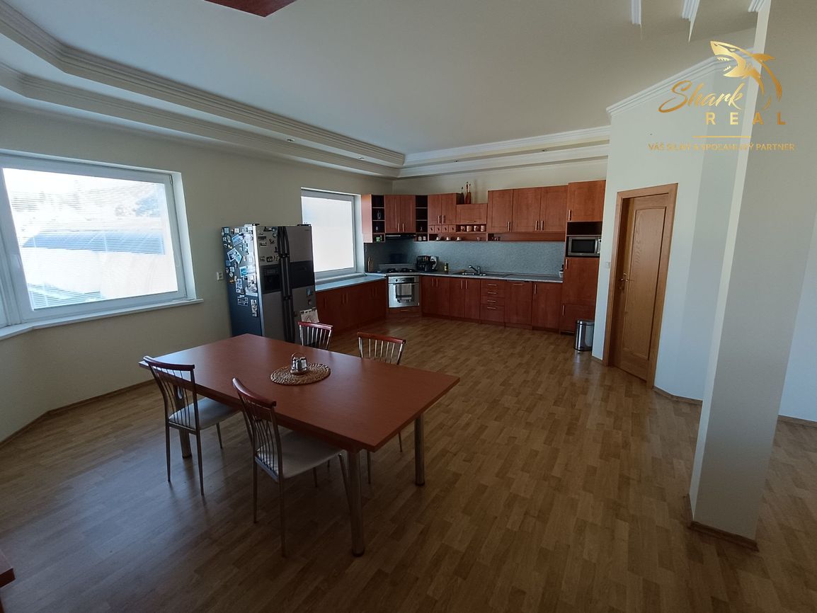 Administratívno apartmánový dom - 18