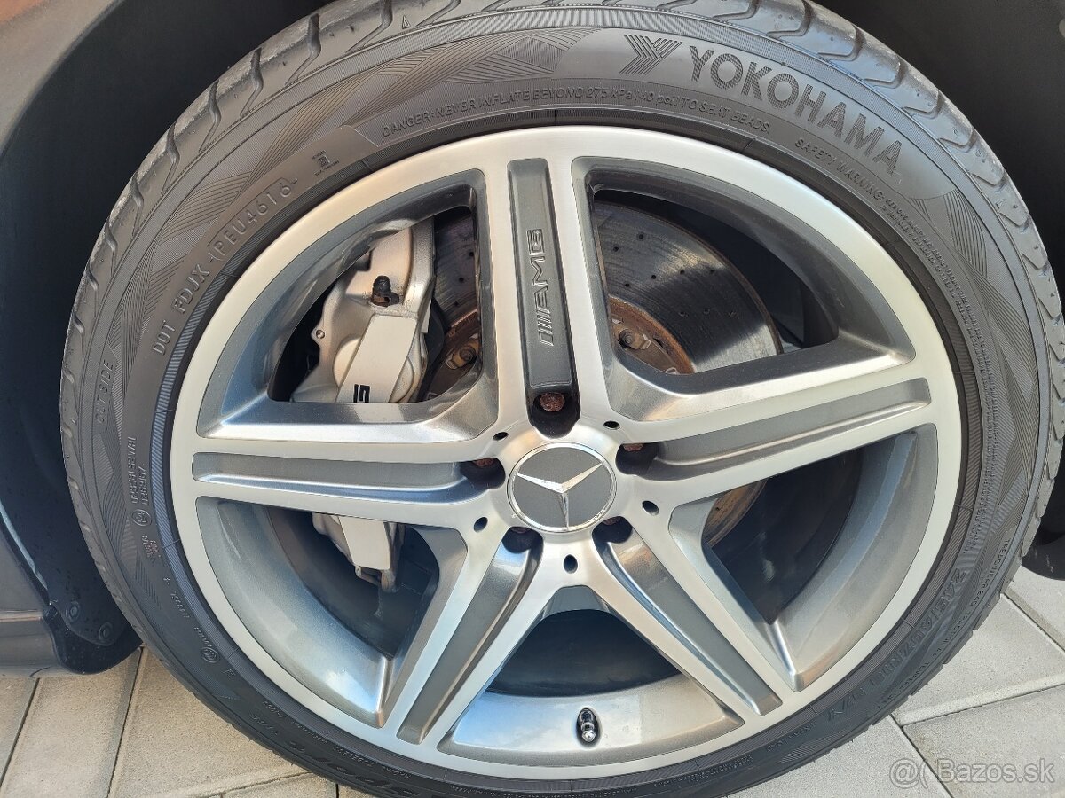 Mercedes- Benz CLS 63AMG - 18