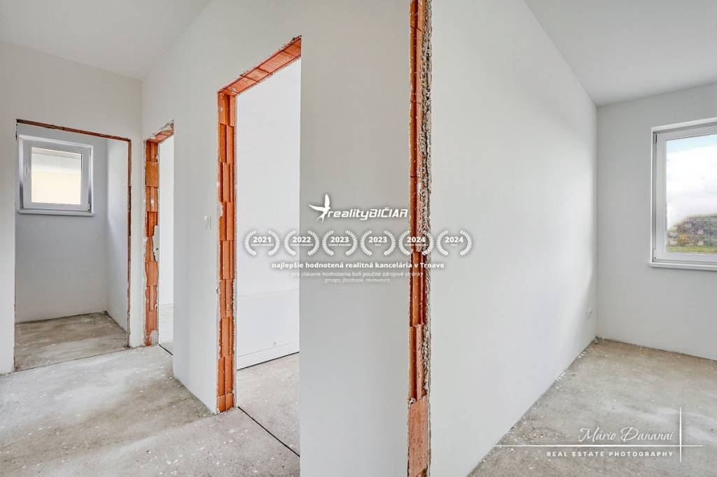 Novostavba 4-izbového rodinného domu v obci Slov.Nová Ves - 18