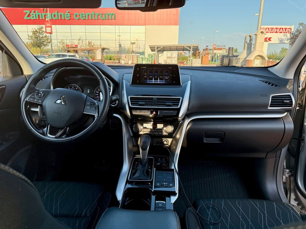 Mitsubishi Eclipse Cross 2021 1.5T Intense CVT 2WD + ťažné - 18