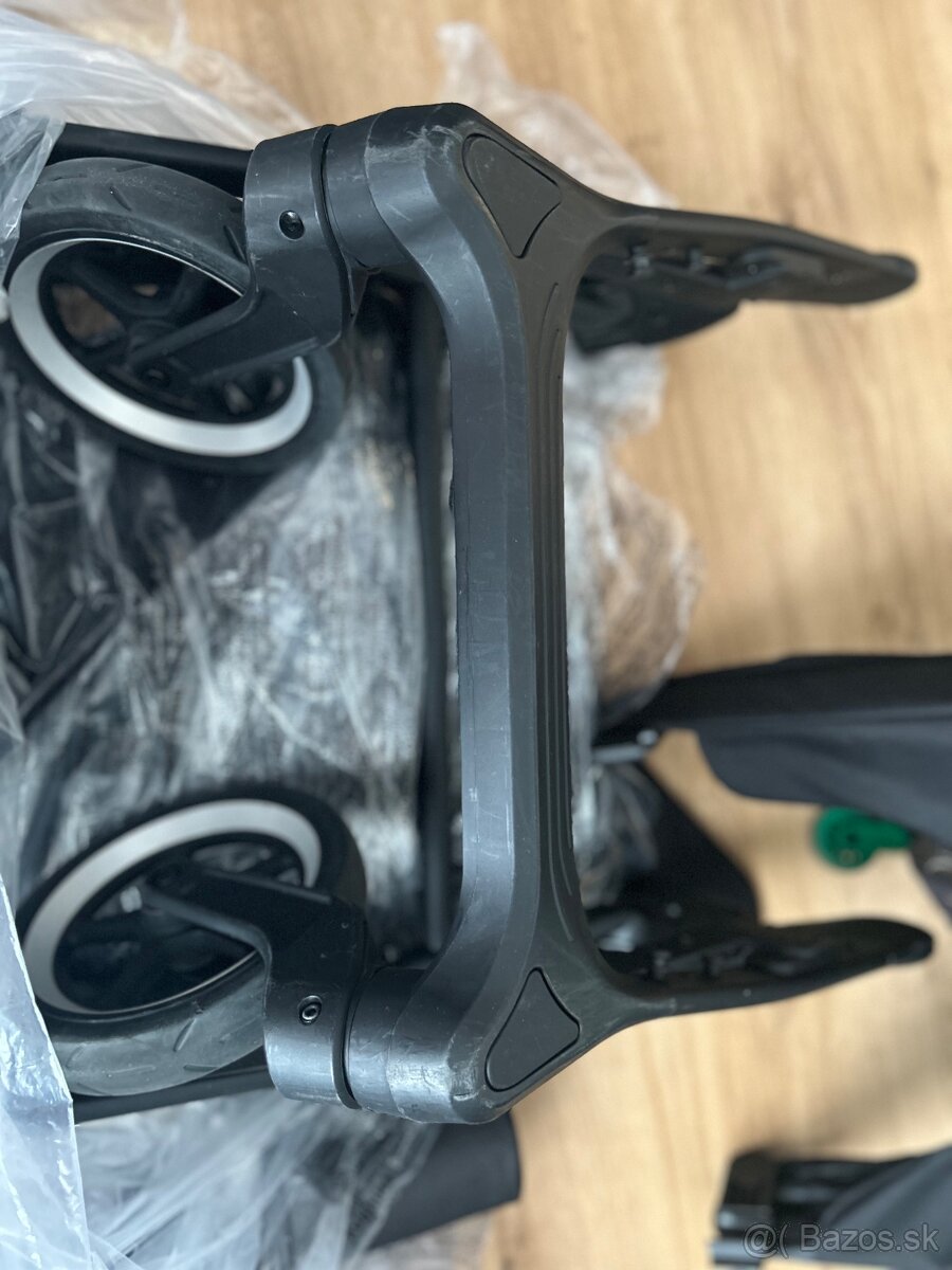 Thule sleek Bassinet-Midnight Black - 18