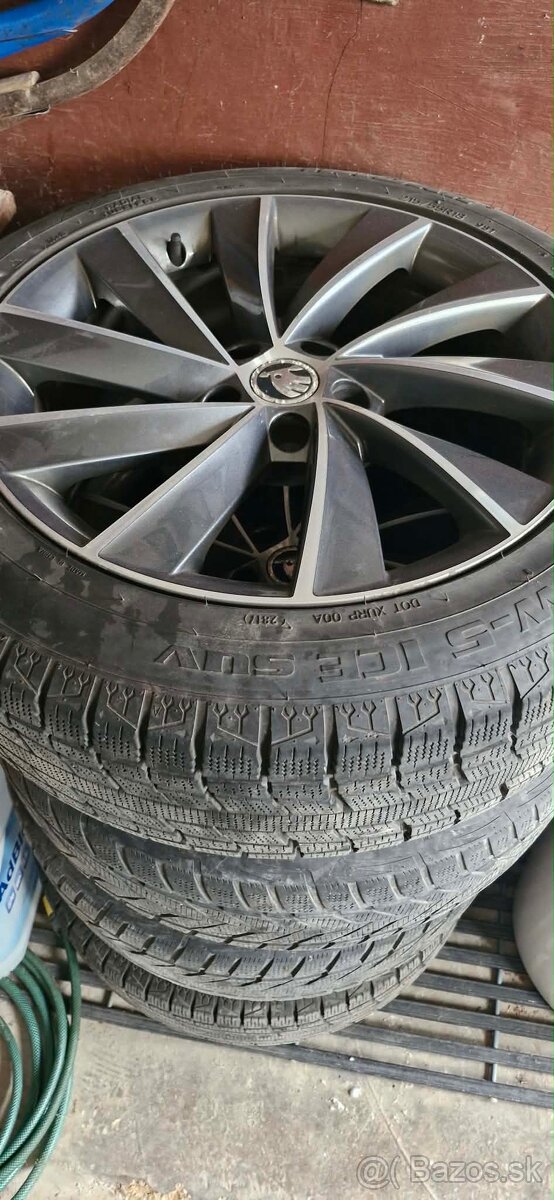 Škoda Superb Combi Sportline 2.0Tdi 4x4 Webasto 140kW - 18