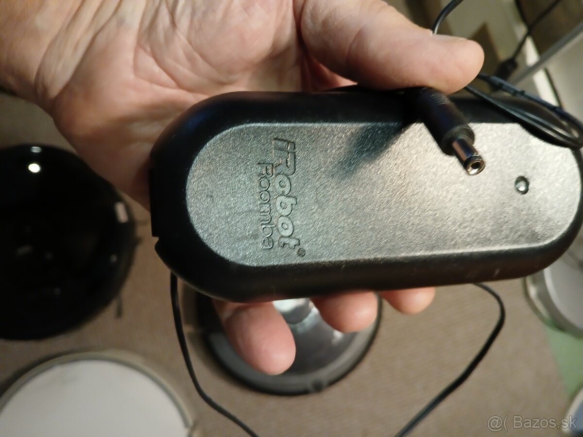 Robotické vysávač funkčné kompletné s nabijac. stanicou za - 18