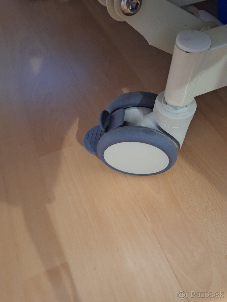 Elektrická polohovateľná zdravotná posteľ. - 18