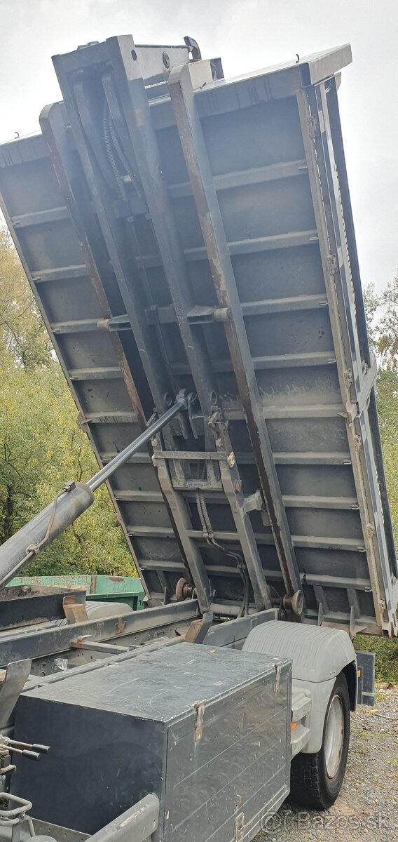 Mercedes Atego 1517 nosič kontejneru s hydraulickou rukou - 18