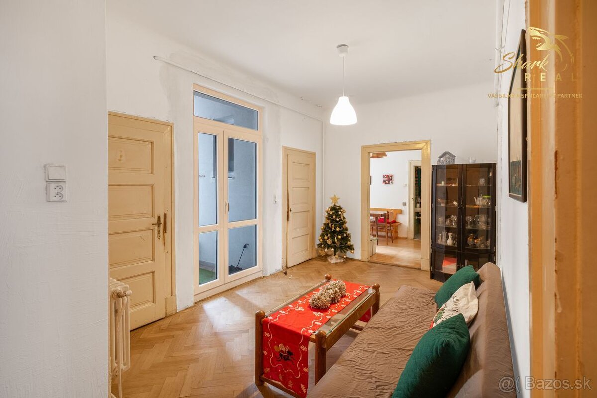 Na predaj veľkometrážny 5-izbový byt 135m2 v historickom dom - 18