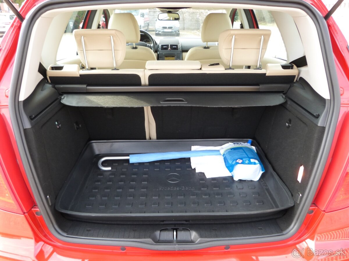 Mercedes-Benz A trieda 160 Elegance Autotronic - 18