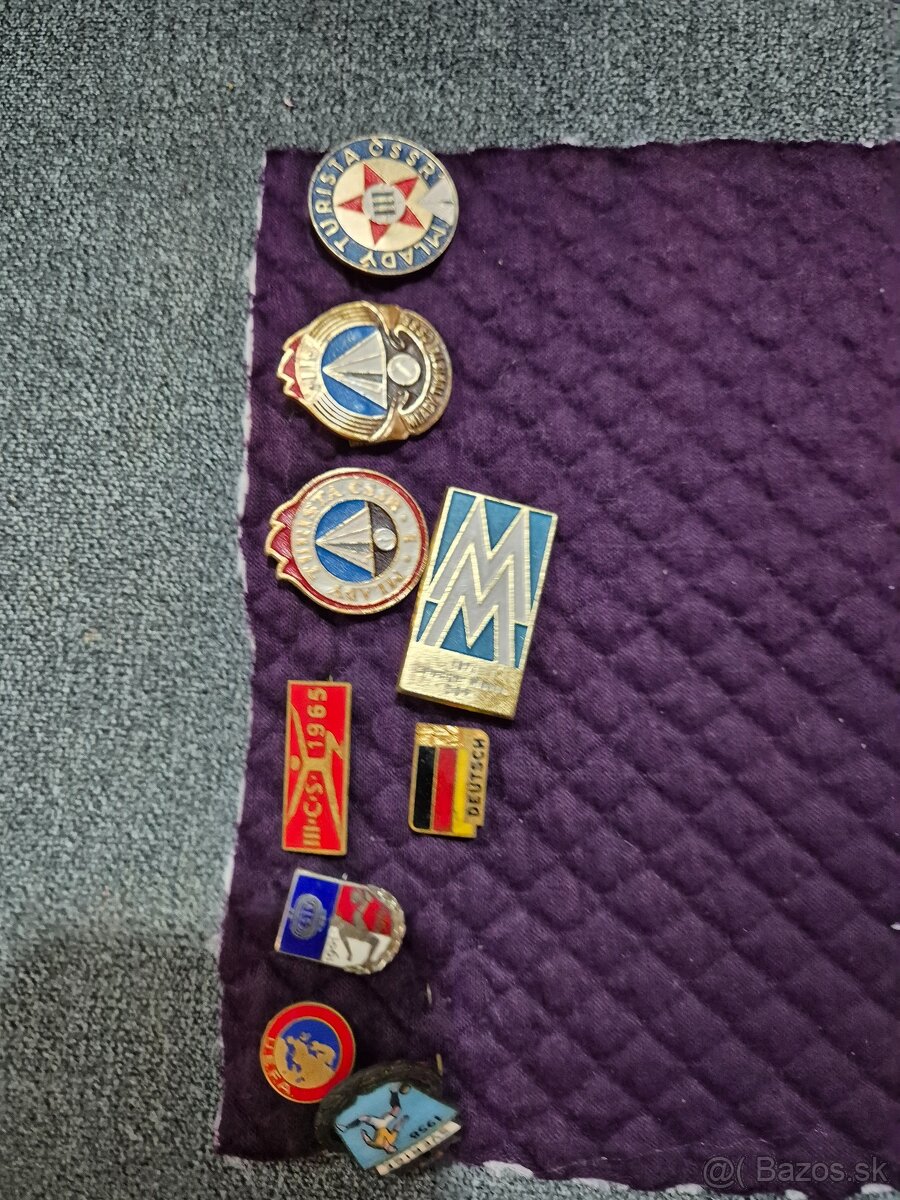 Sbierka odznakú a vyznamenání cca 2100ks - 18