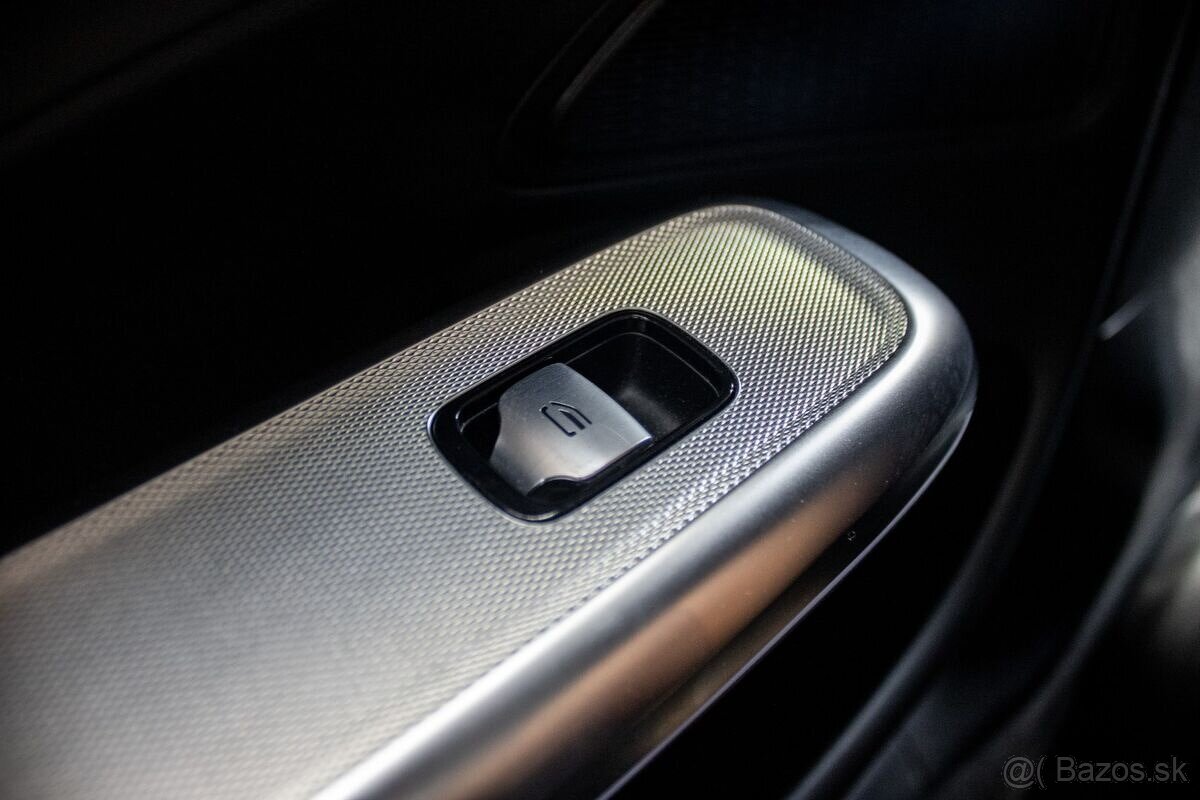 Mercedes-Benz E 300e / 150kW / A9 / ZÁRUKA - 18