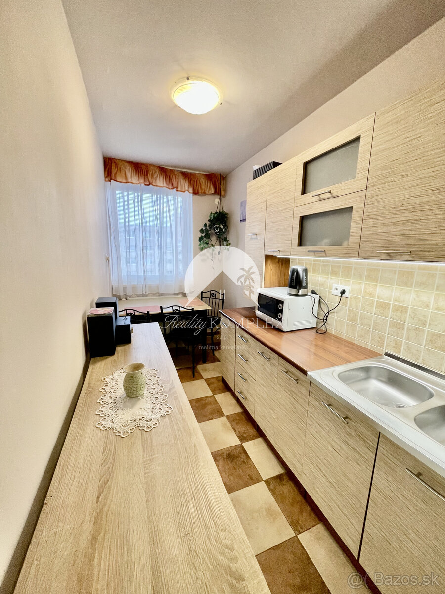 Reality KOMPLEX s.r.o. Vám ponúka 3-izbový byt s loggiou po - 18