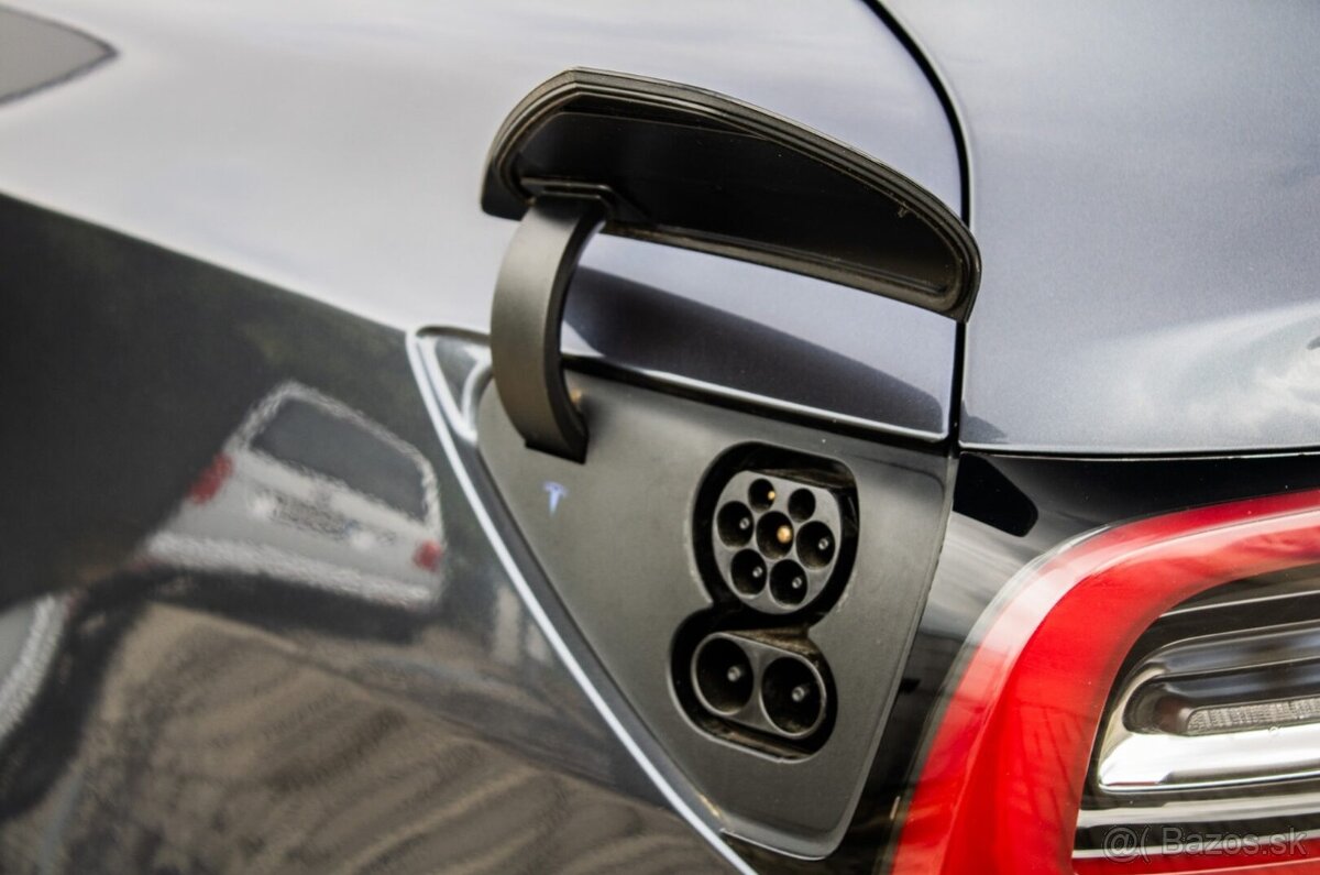 Tesla Model 3 Long Range - 18