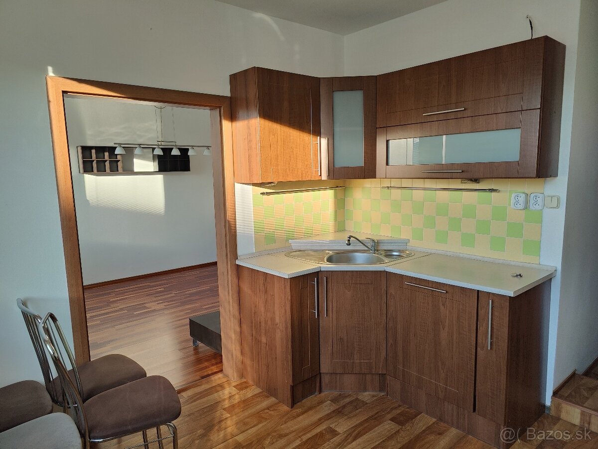 3izb.byt s výhladom na Vysoke Tatry v Poprade - 18