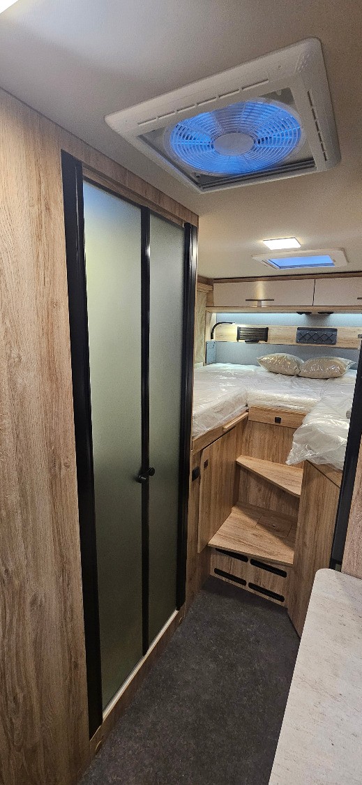 Karavany a obytné autá Euramobil - 18