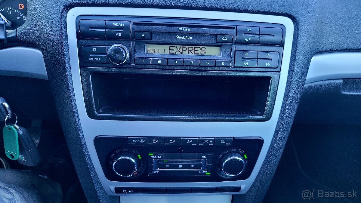 Škoda Octavia Combi 1.6 MPi Tour II benzín - 18