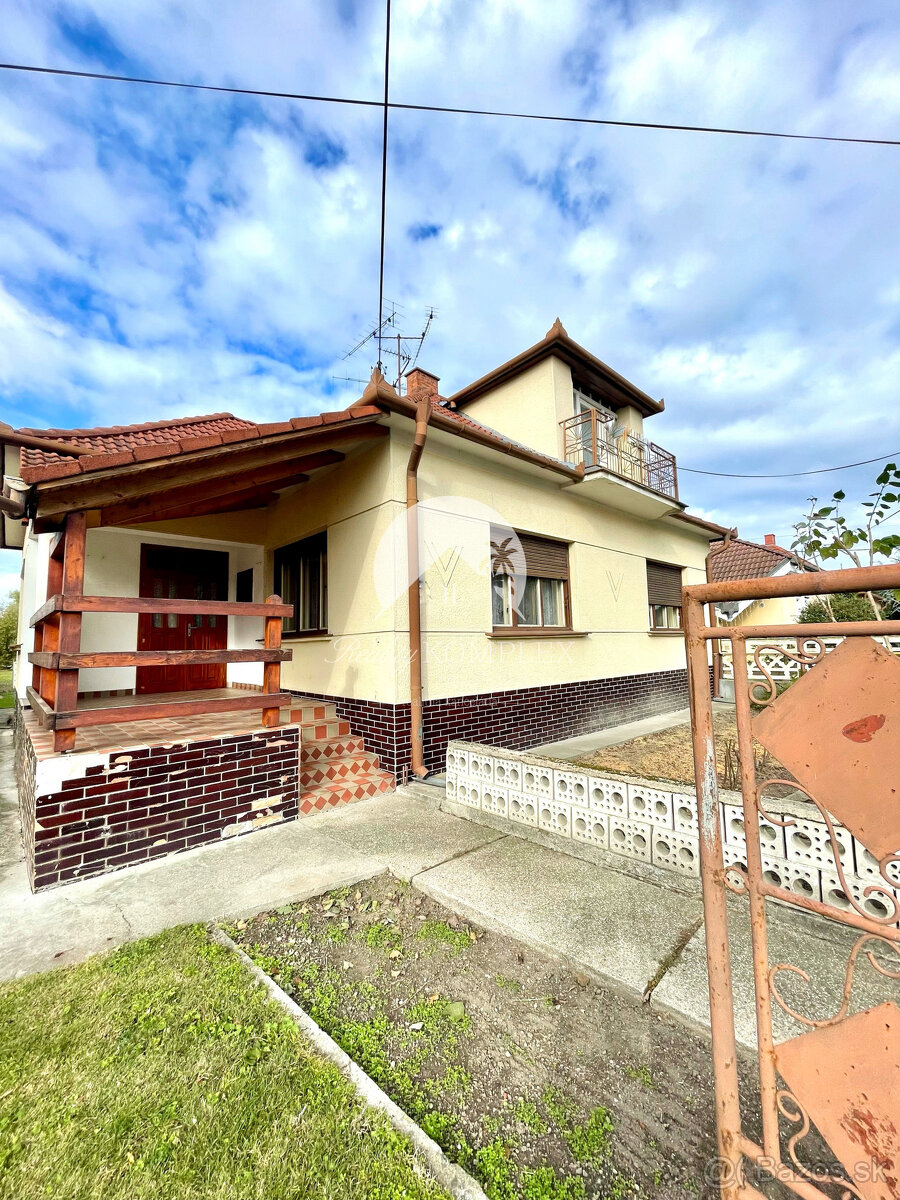 Reality KOMPLEX s.r.o. Vám ponúka priestranný rodinný dom s - 18