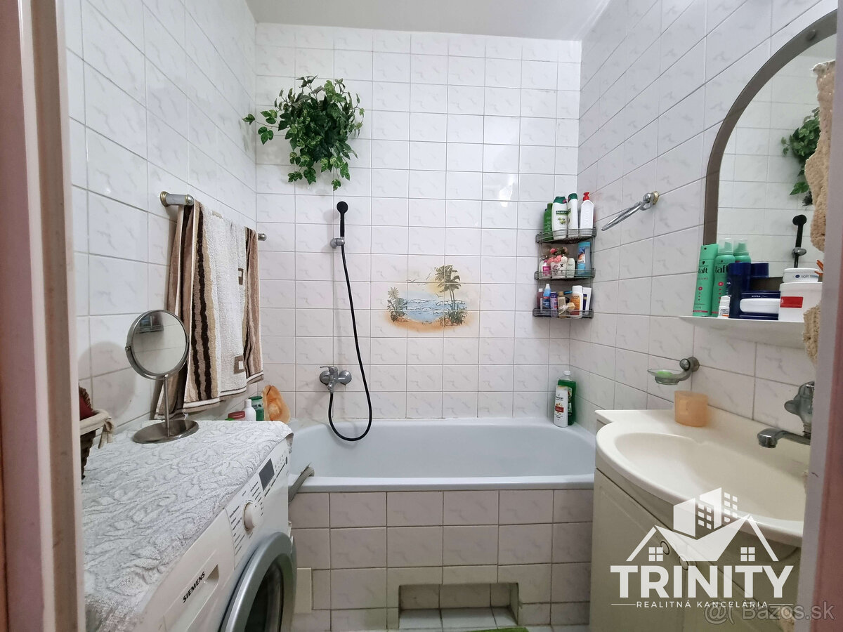 Na predaj veľký 3-izbový byt s balkónom v meste Nové Zámky - 18