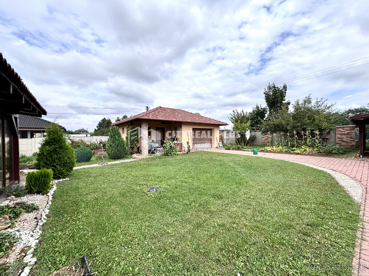 Ponúkame Vám na predaj 5 izbový rodinný dom v obci Bajč - 18