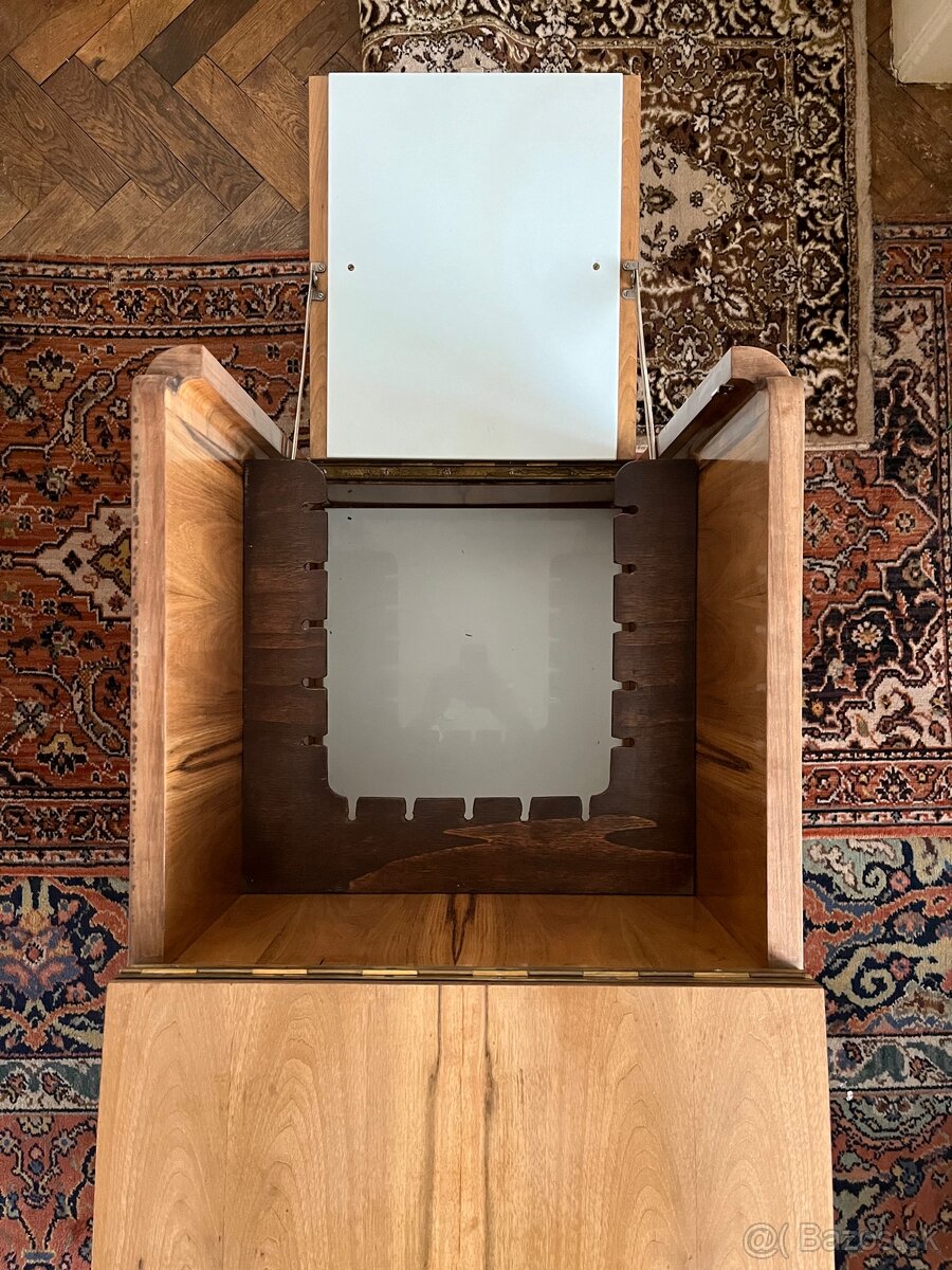 Jedálenská zostava Jindřich Halabala - 18