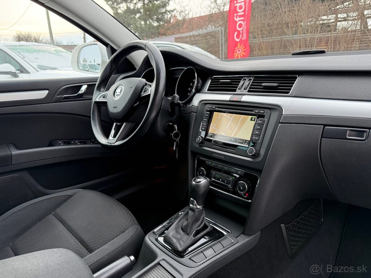 Škoda Superb Combi 2.0 TDI CR 140k Elegance DSG - 18