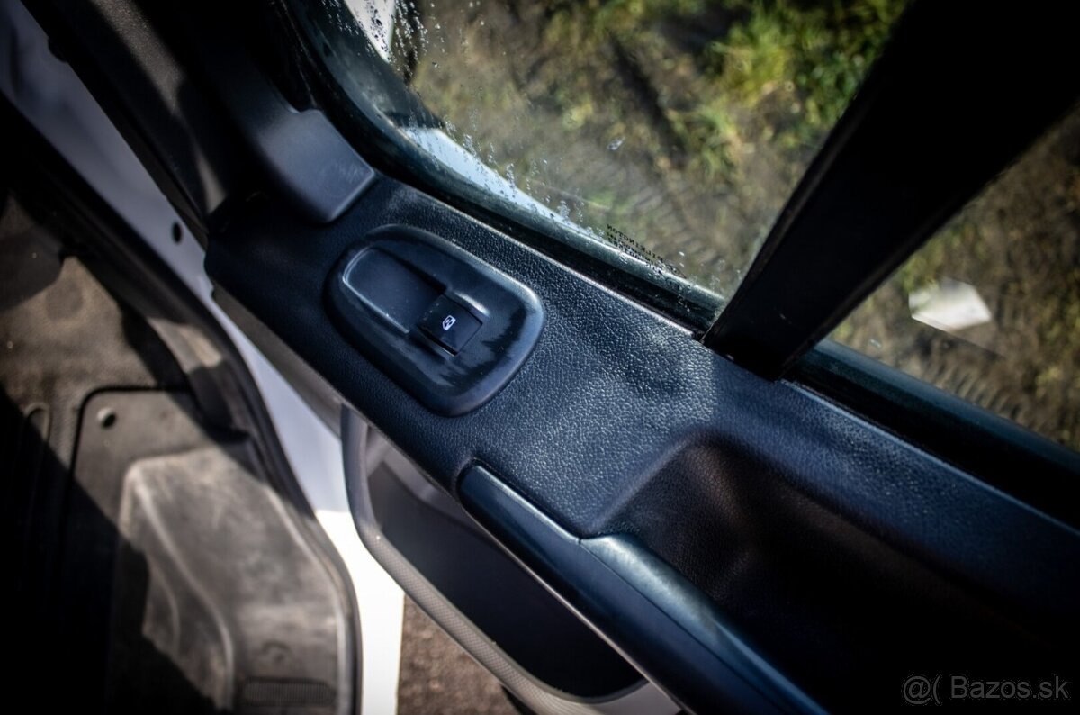 Renault Master 2.3 DCi 96kW, M6 - 18