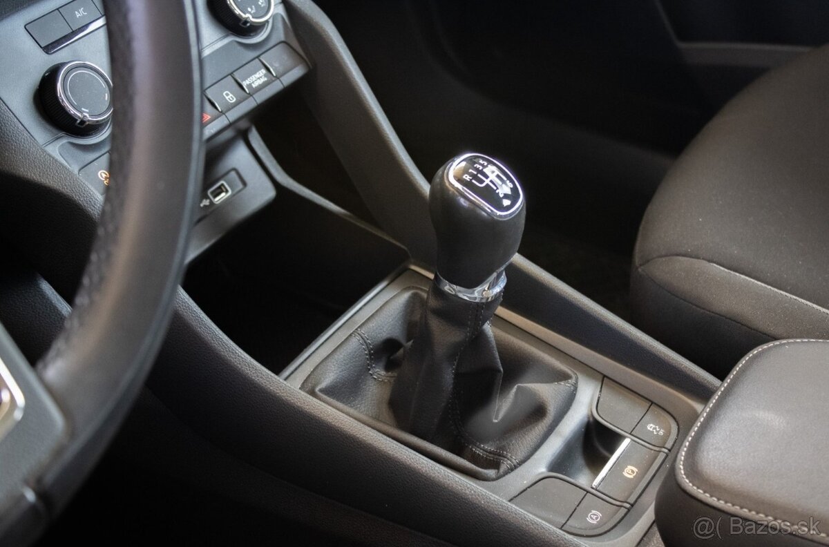 Škoda Karoq 1.6TDI Life M6 - 18