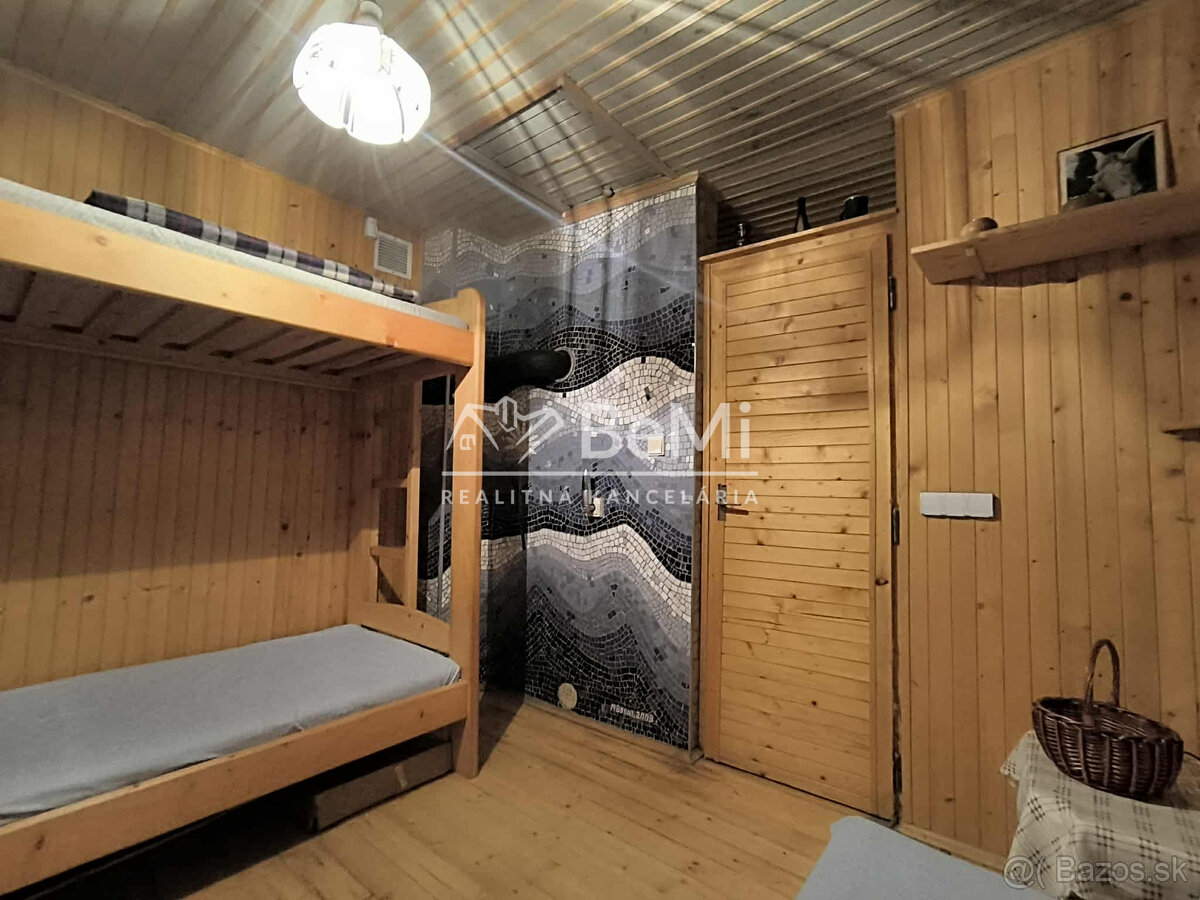 Rekreačná chata s veľkým pozemkom v lese - 18