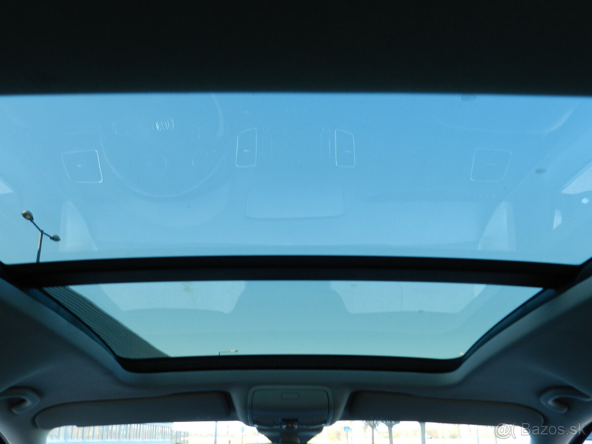 VW Sharan 2.0 TDI Highline 4MOTION 7miest Panorama Webasto - 18