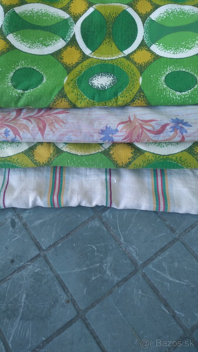 Predám zúbkované nožnice,kravaty,látky zo socializmu - 18