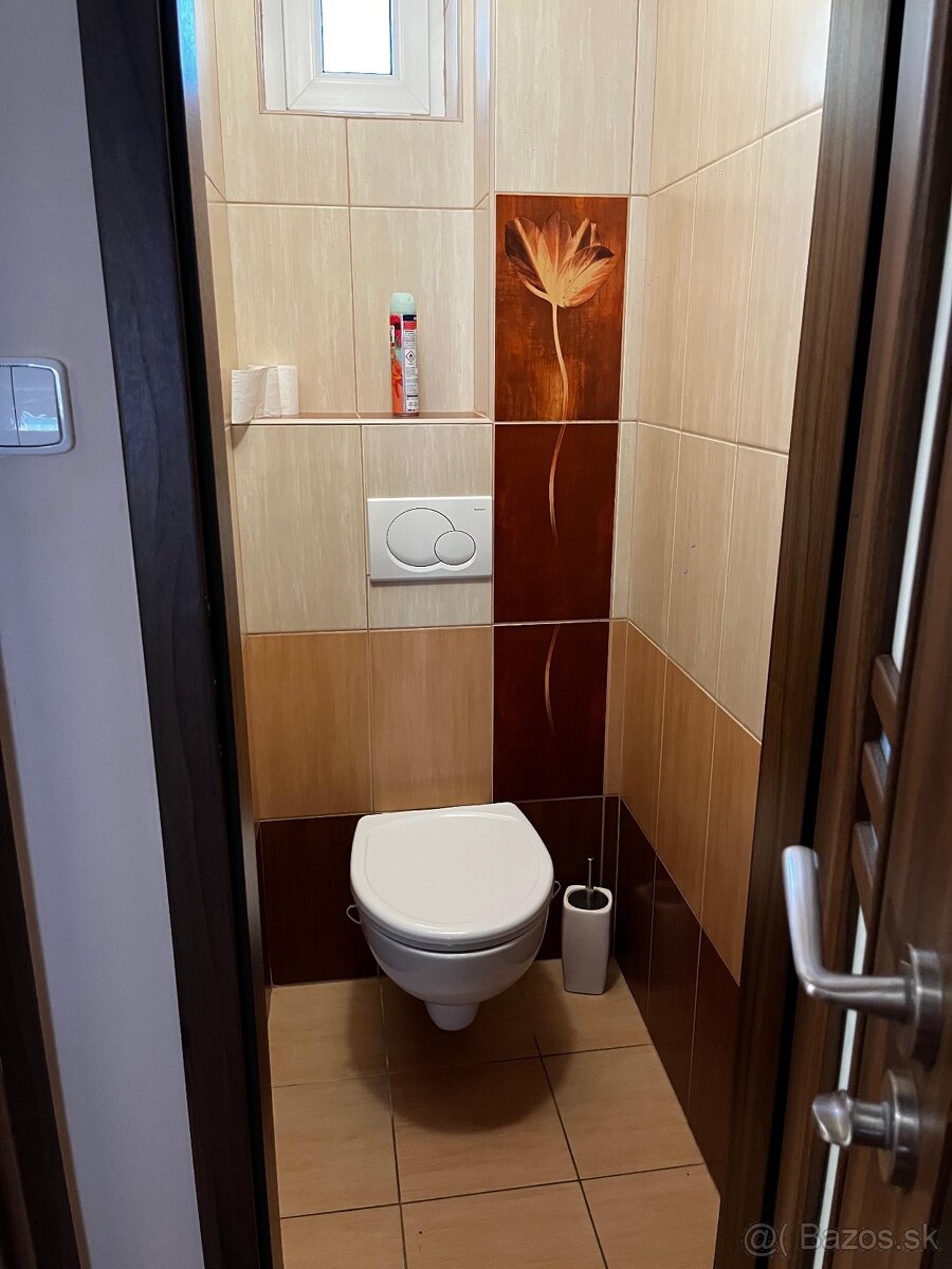 PREDAJ : Rodinný dom s bazénom - 18