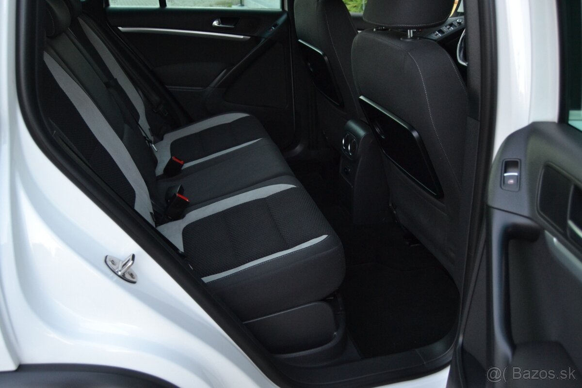 VW TIGUAN 2.0 TDI R LINE 4 MOTION, ALU R18, BIXENÓNY, CHRÓM - 18