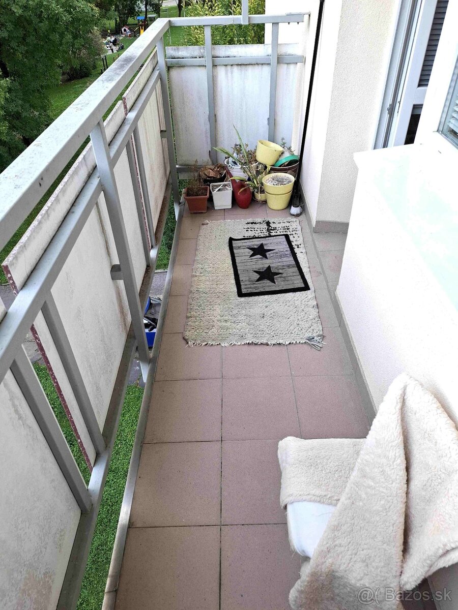 Pôvodný stav: 3 iz., Mládežnícka ul., B.Bystrica,159 000,-€ - 18