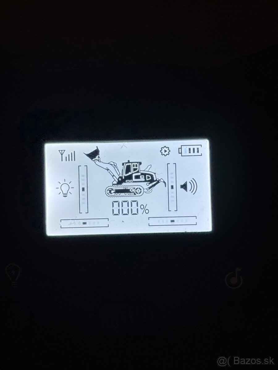 RC pásový nakladač LR636 - 18