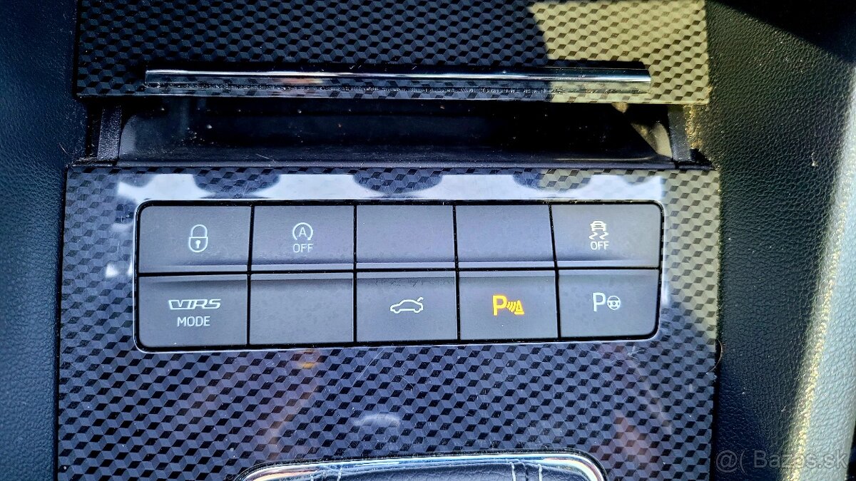 Škoda Octavia Combi 2.0 TDI DPF RS DSG - 18