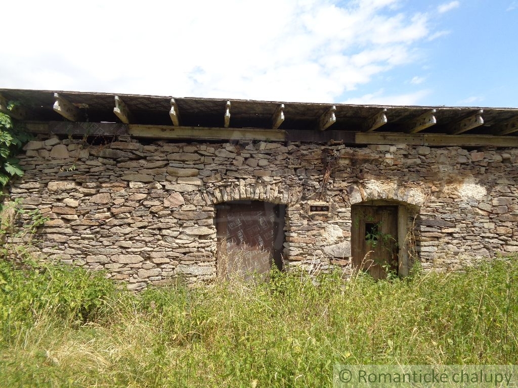 VÝRAZNE ZNÍŽENÁ CENA - Pôvodné gazdovstvo v peknom prostre - 18