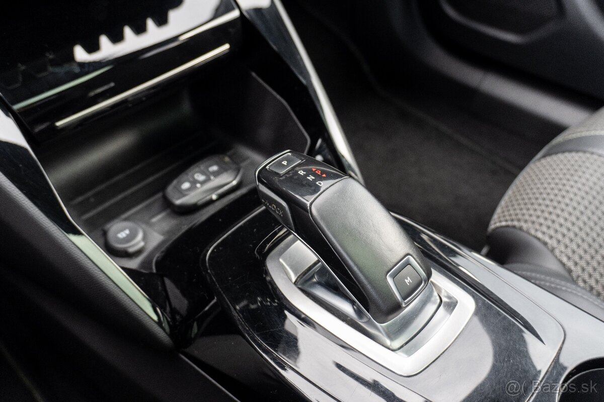 Peugeot 2008 GT-Line V ZÁRUKE - 18