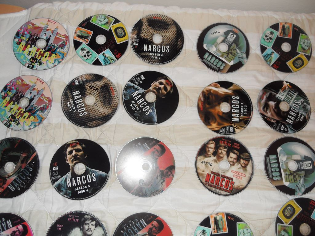 233dvd serialy+200dvd 18+ videa - 18