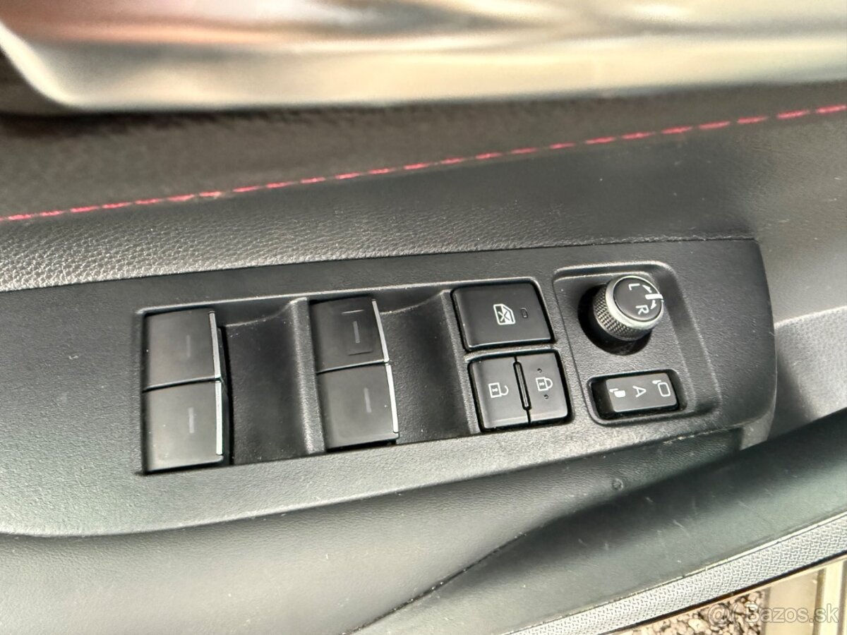 Toyota Corolla Combi 2.0 HEV Executive 1.Majiteľ ,SR, komple - 18