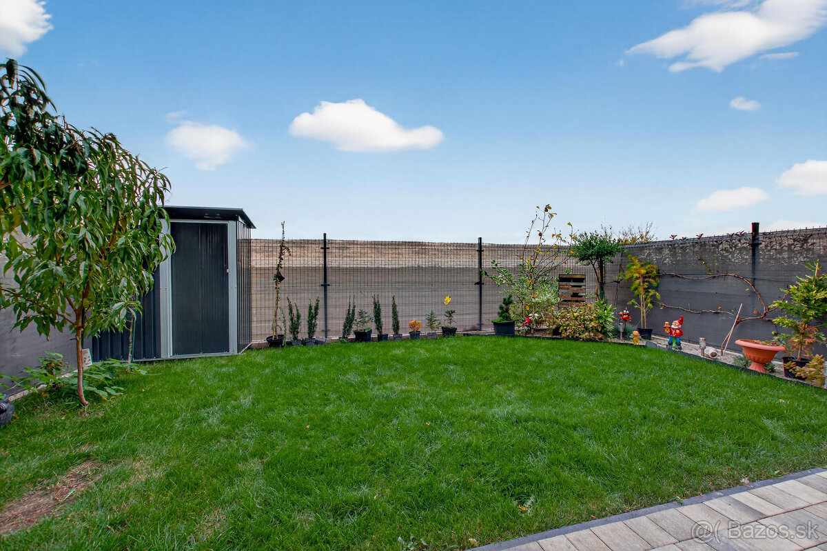 Na predaj 3-izbový byt so záhradkou a vlastným parkovacím mi - 18