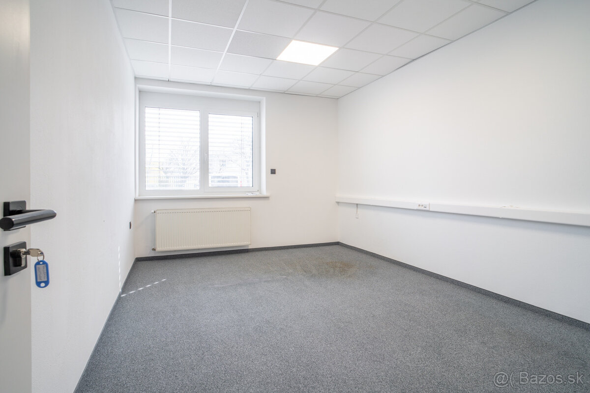 Na predaj priemyselný objekt s investičným potenciálom v Sen - 18