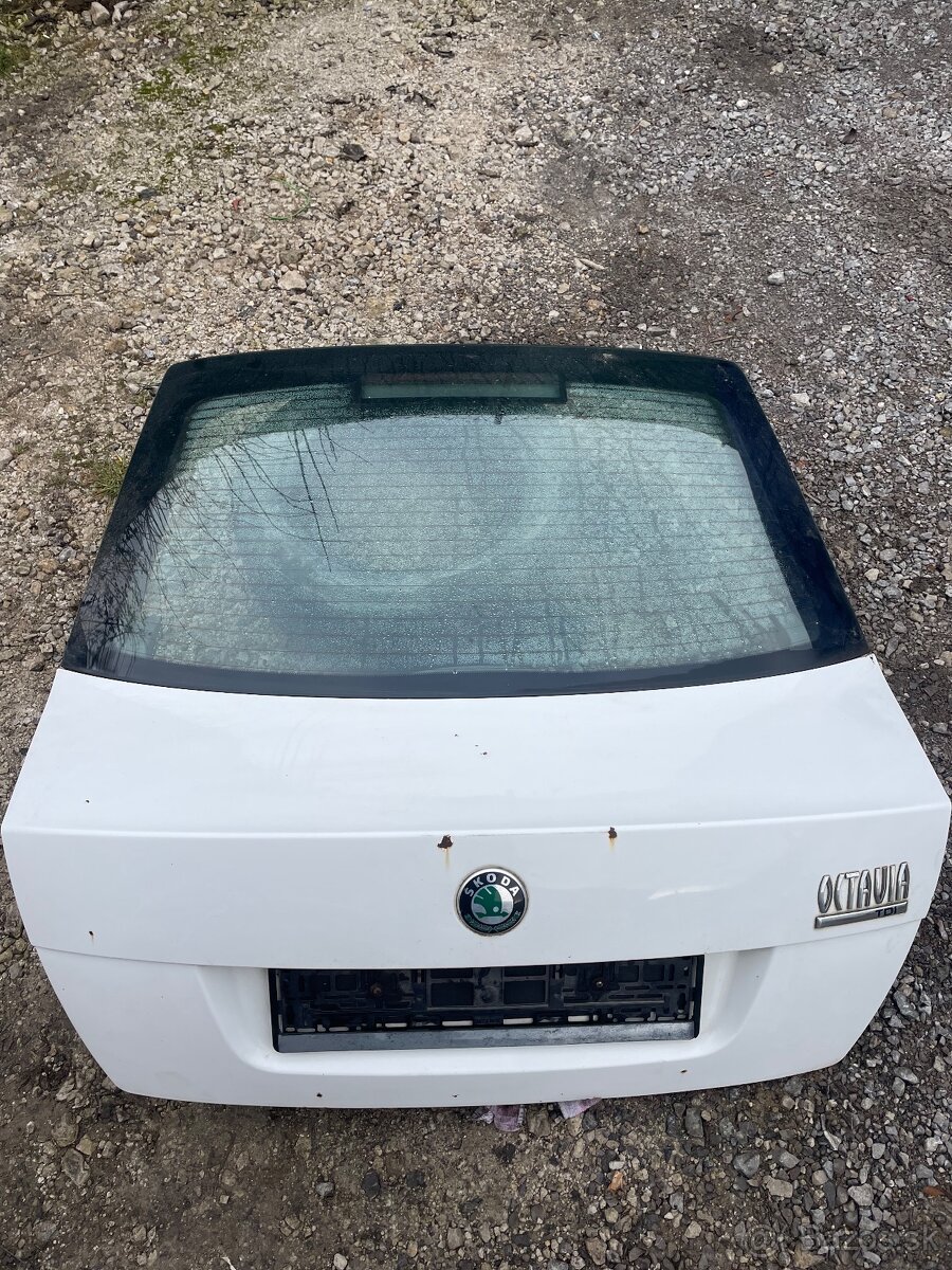 Rozpredám Škodu Octavia 2 Sedan - 18