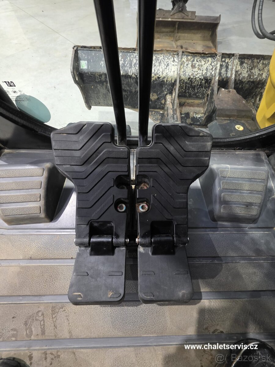 Pásový bagr CAT 308 CR, rok výroby 2019, 2803 mth, 3x lžíce - 18